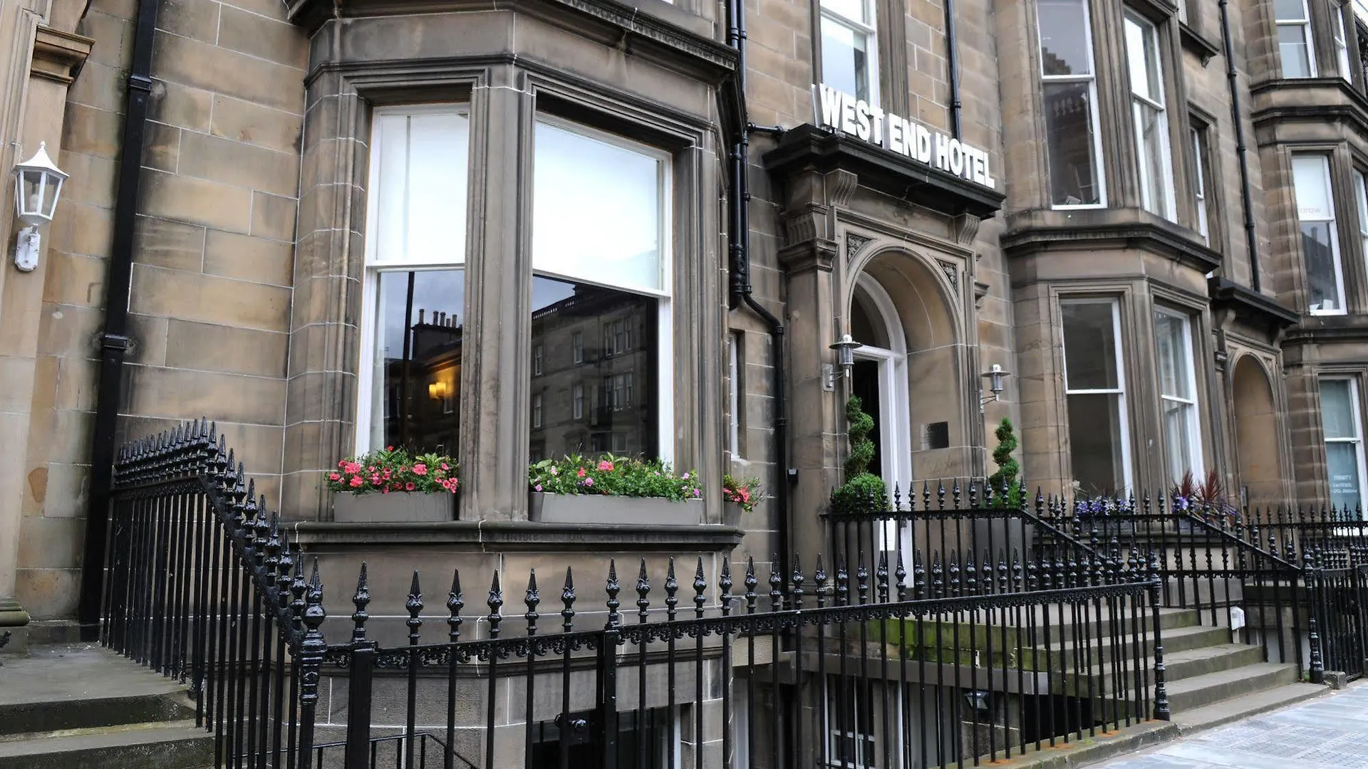 West End Hotel Edinburgh 0*,  United Kingdom